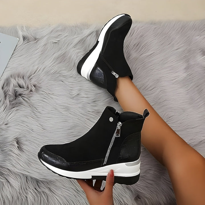 Comfortable All-Day Black Boots for Women in Black