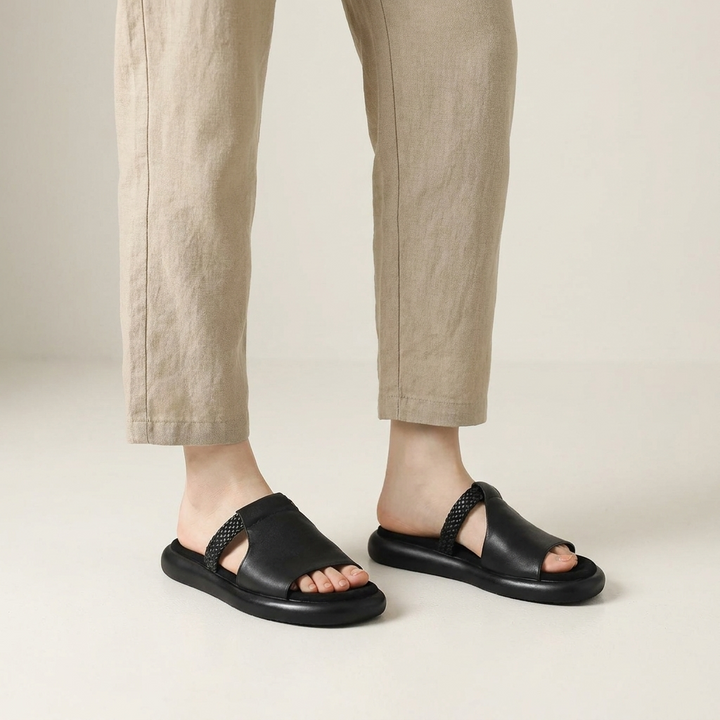 Comfortable Women's Leather Flats for Summer in Black 4