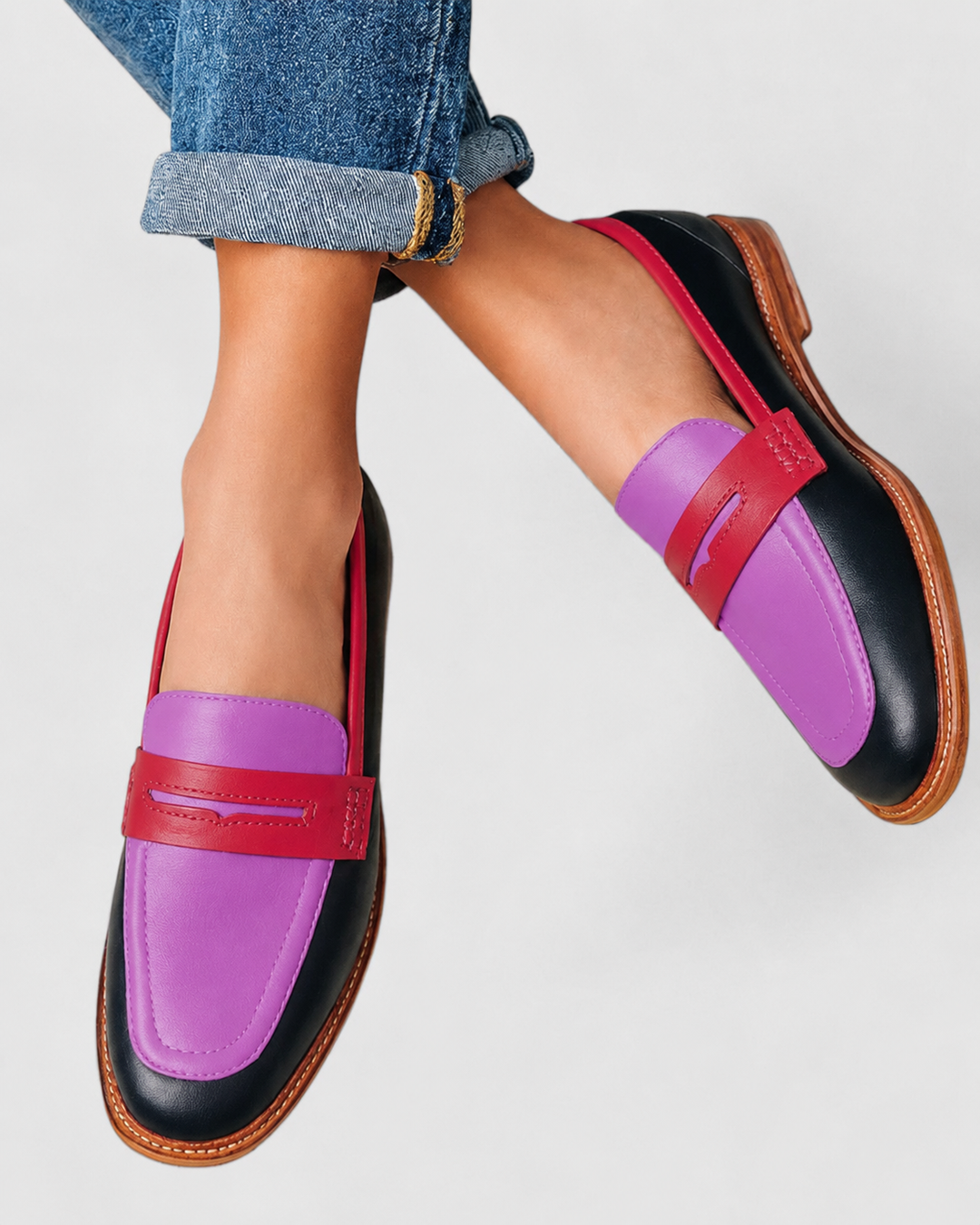 Elegant Women's Leather Flats with Slip-On Ease (2)