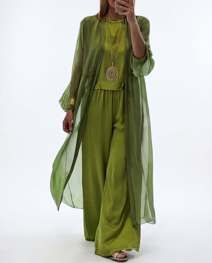 Therezia | An elegant and comfortable set