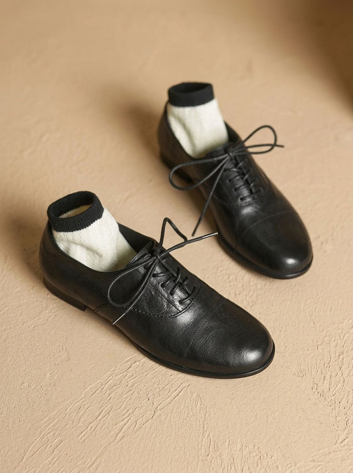 Lace-Up Women's Leather Flats for Timeless Comfort (22)