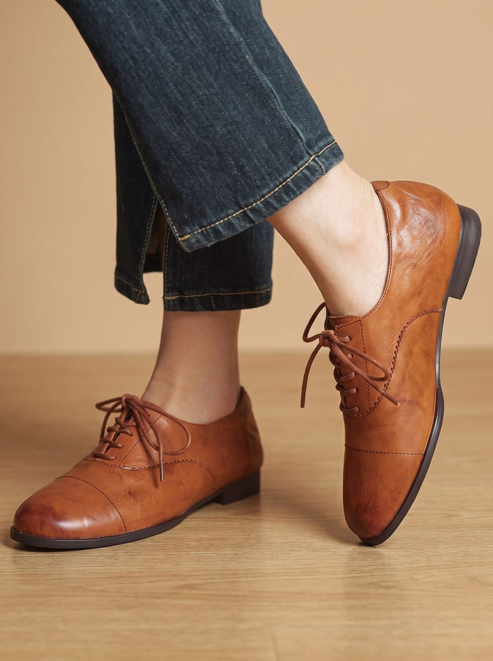 Lace-Up Women's Leather Flats for Timeless Comfort (3)