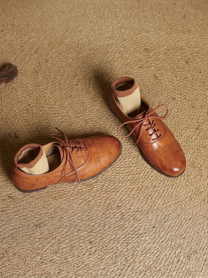 Lace-Up Women's Leather Flats for Timeless Comfort (6)