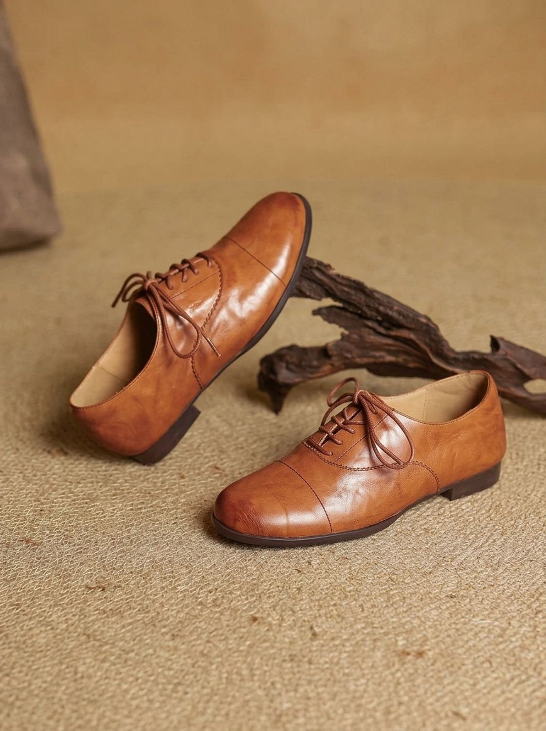 Lace-Up Women's Leather Flats for Timeless Comfort (7)