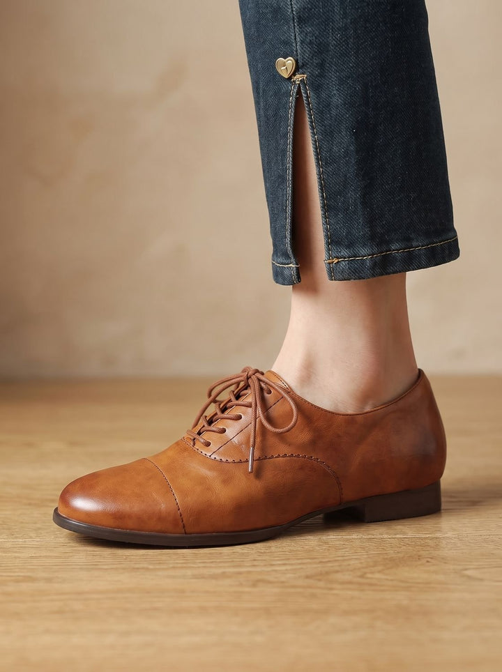Lace-Up Women's Leather Flats for Timeless Comfort in Caramel