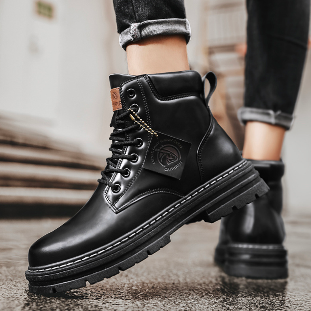 Men's Laced Hiking Boots for Fall (3)