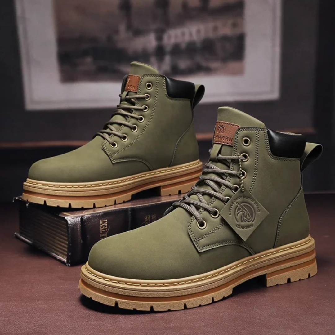 Men's Laced Hiking Boots for Fall in Green