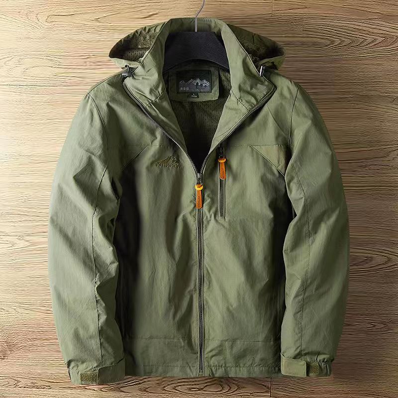 Men's Lightweight Water-Repellent Fall Jacket in Green