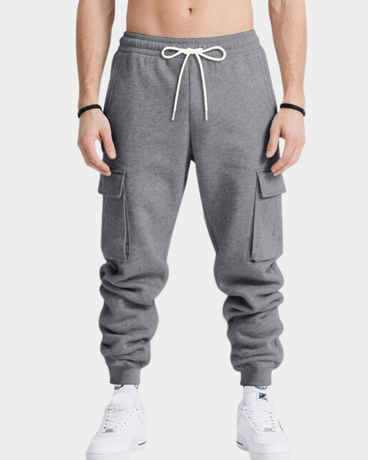 Modern Tapered Cargo Pants for Fall (7)