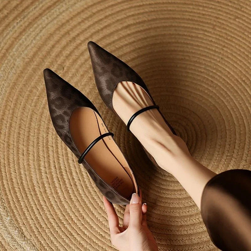 Pointed-Toe Women's Leather Flats Slip-On (6)