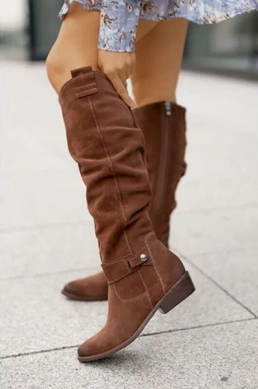 Women's Black Knee-High Casual Boots in Brown