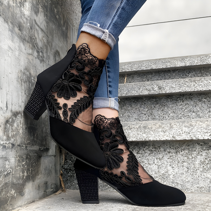 Women's Boots with Elegant Block Heels (2)