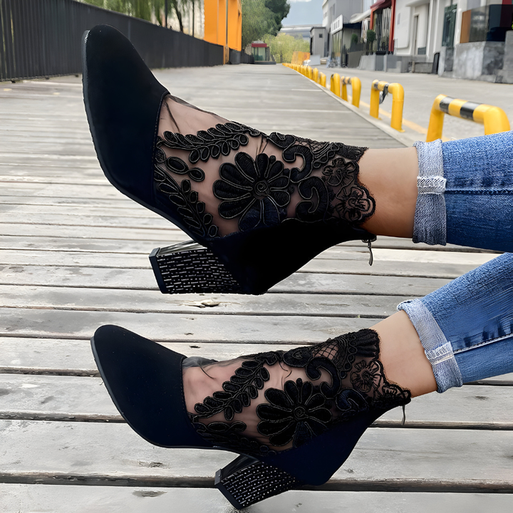 Women's Boots with Elegant Block Heels (4)