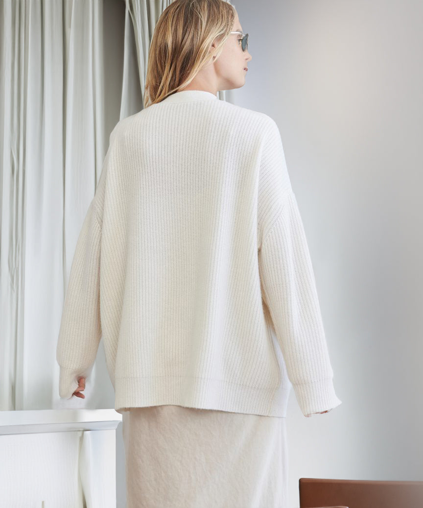 Women's Cardigan in Oversized Knit for Layering (12)