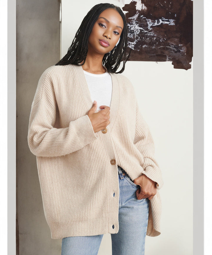 Women's Cardigan in Oversized Knit for Layering (18)
