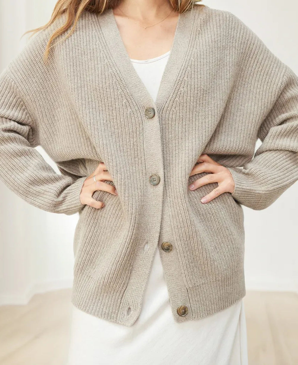 Women's Cardigan in Oversized Knit for Layering (2)