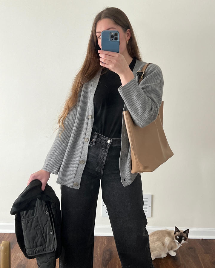 Women's Cardigan in Oversized Knit for Layering (7)