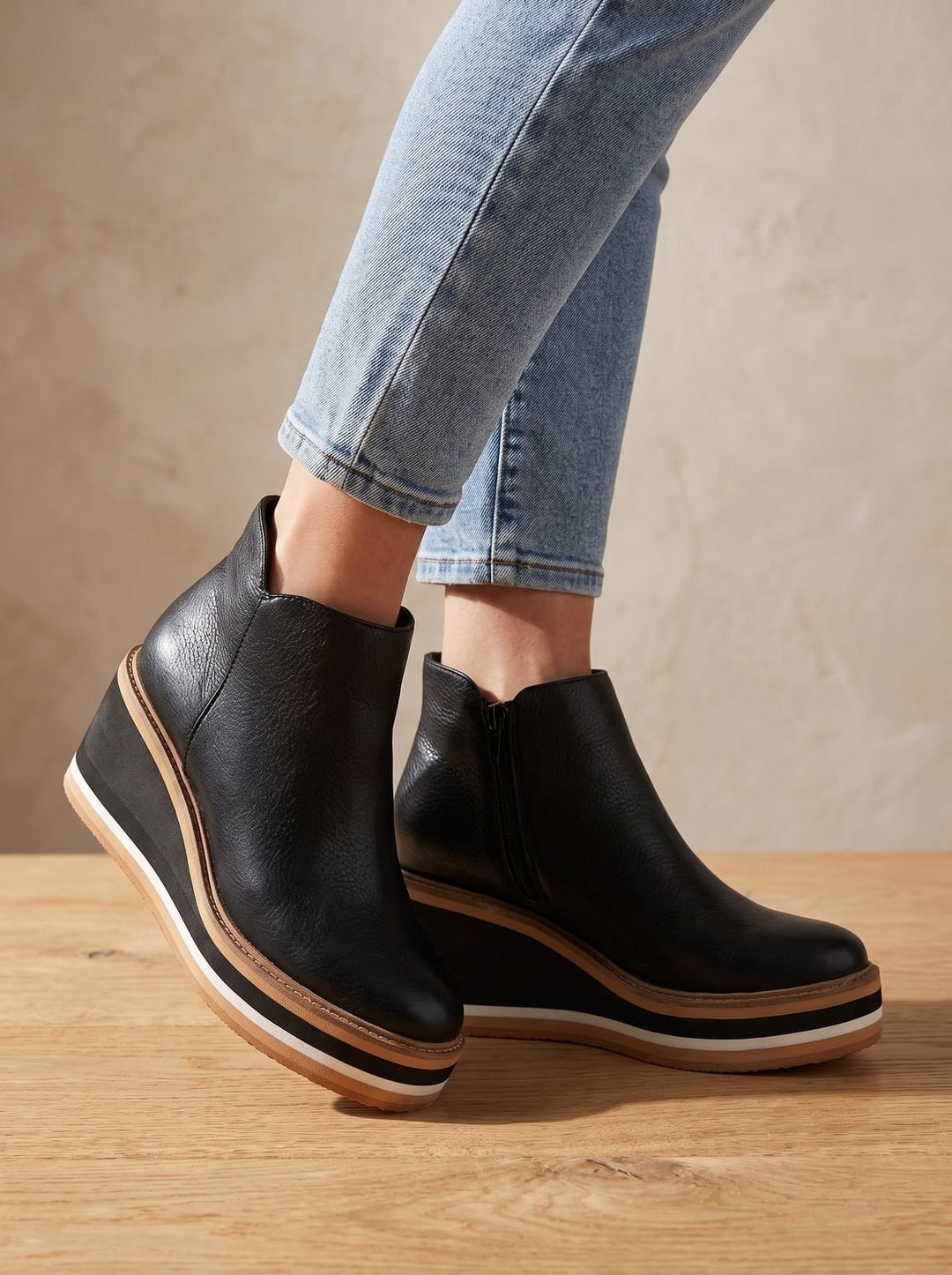 Women's Cowboy Boots in Waterproof Faux Leather (2)