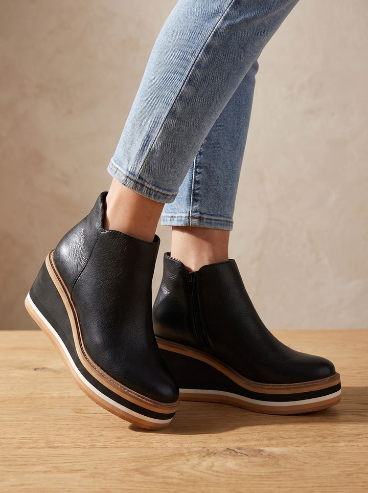 Women's Cowboy Boots in Waterproof Faux Leather (2)