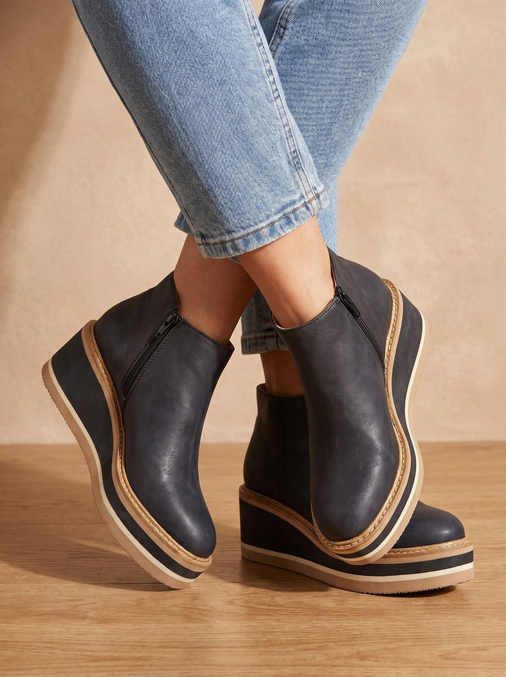 Women's Cowboy Boots in Waterproof Faux Leather in Black