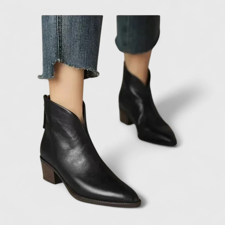 Women's Elegant Boots for Fall Outfits in Black
