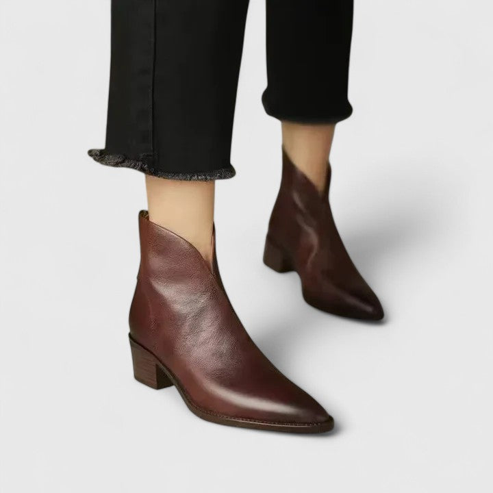 Women's Elegant Boots for Fall Outfits in Dark Brown