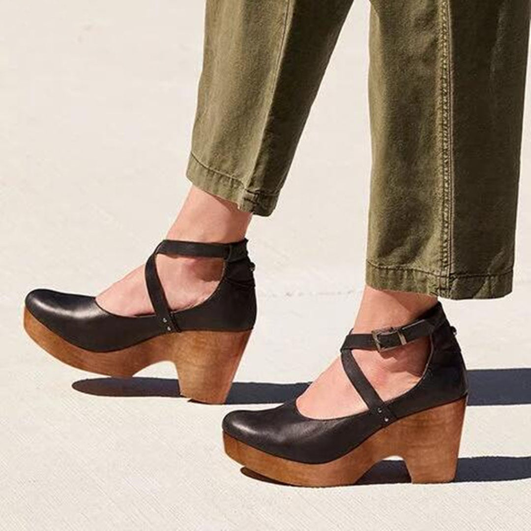Women's Elegant Leather Vintage Wedge Pumps in Black