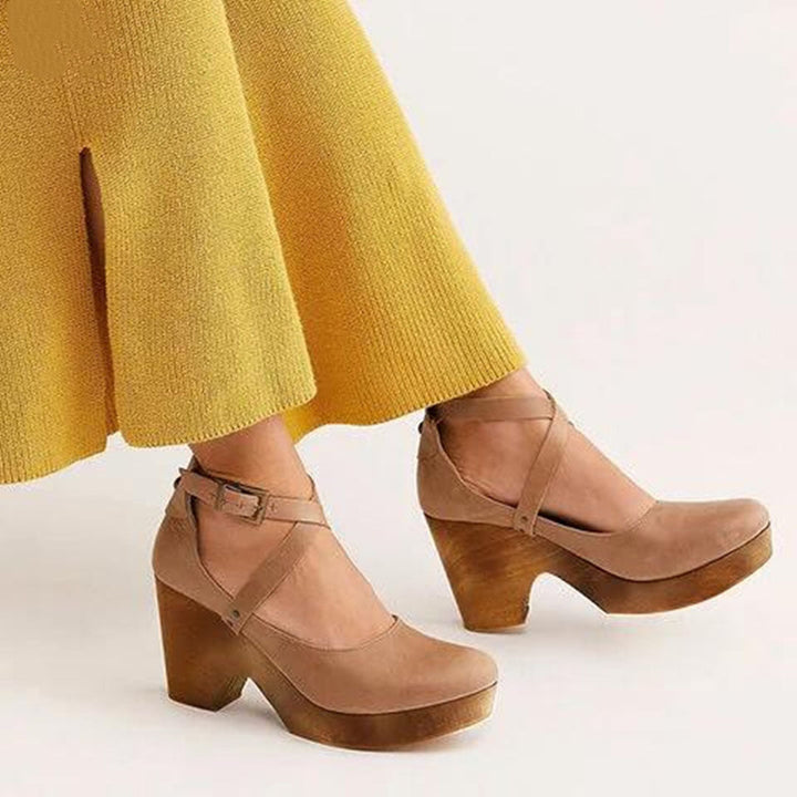 Women's Elegant Leather Vintage Wedge Pumps in Khaki