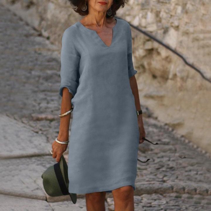 Women's Elegant V-Neck Dress for Fall Weddings in Graublau