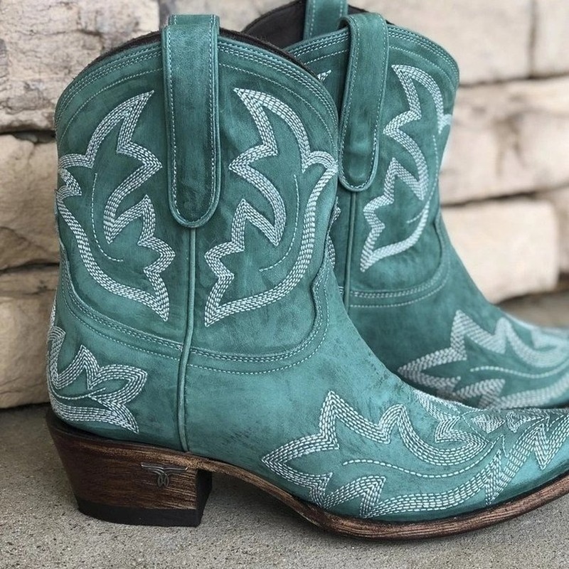 Women's Embroidered Leather Western Boots (3)