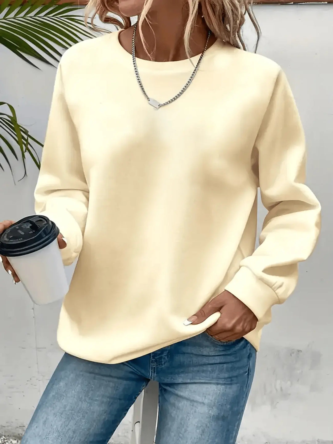 Women's Everyday Sweatshirt with Flattering Fit in Aprikose