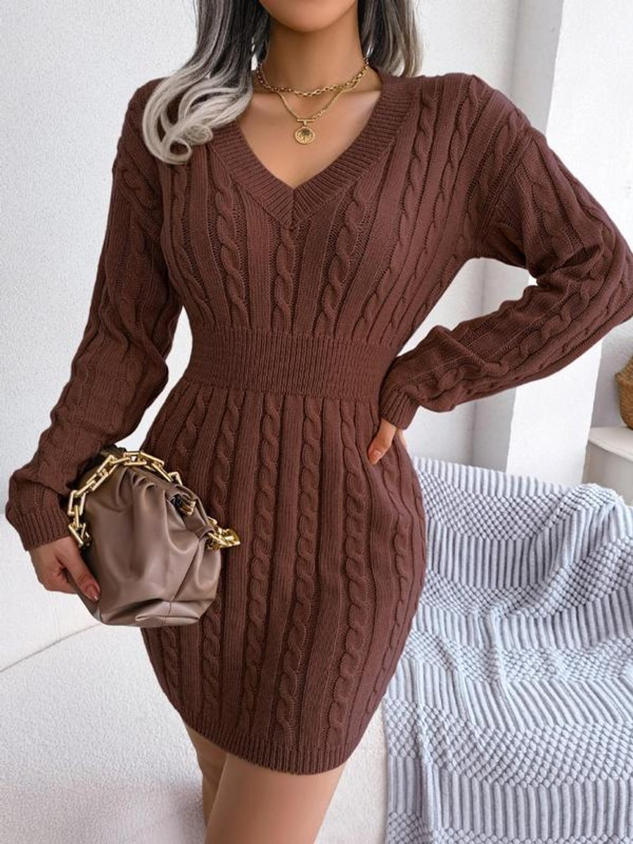 Women's Fitted Sweater Dress in Cable Knit in Kaffeebraun