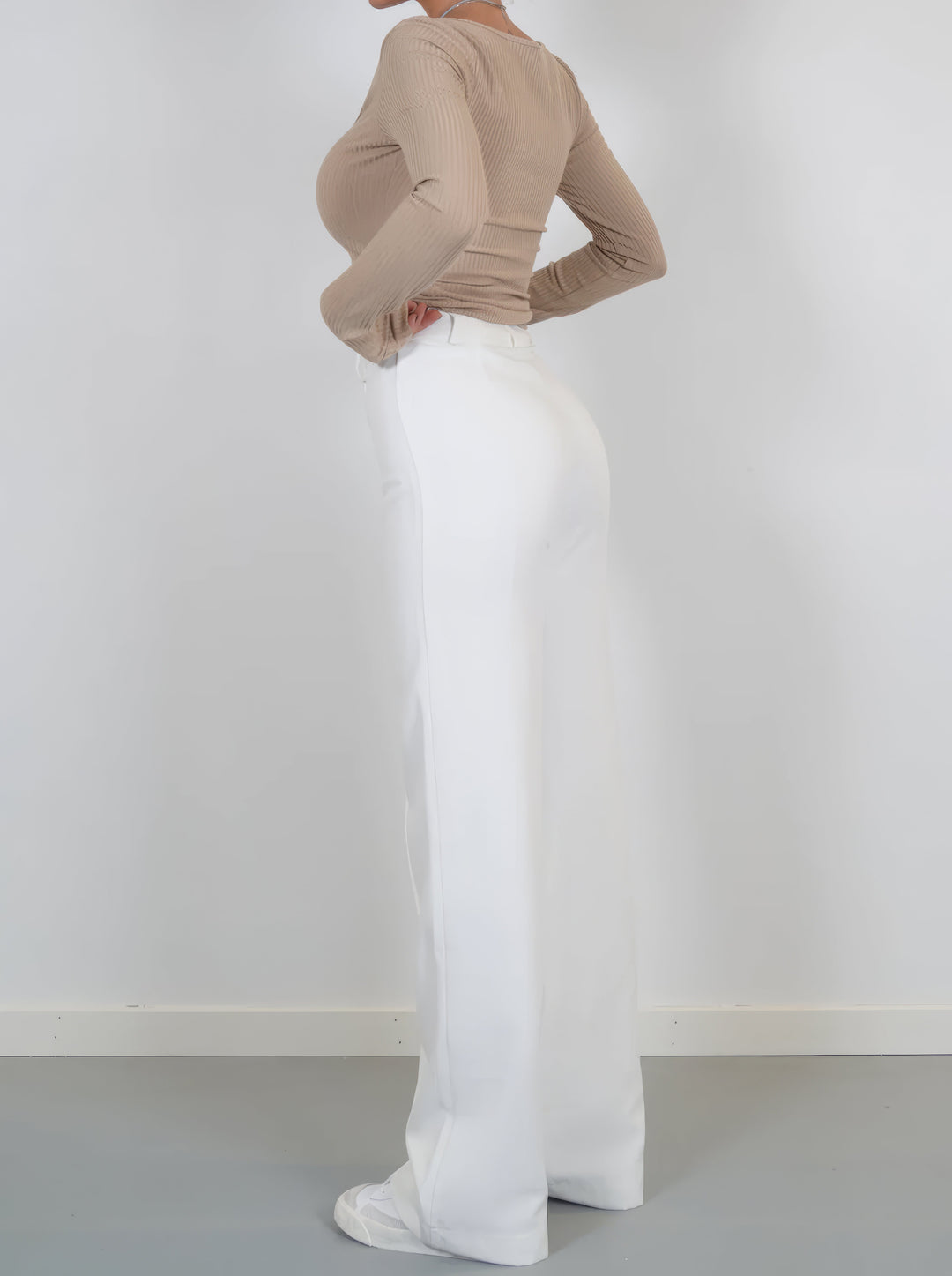 Women's High-Waist Pants with Flattering Fit (4)