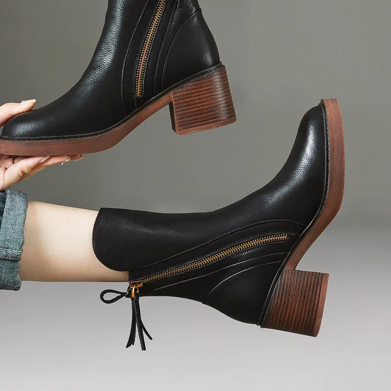 Women's Leather Ankle Boots for Fall Outfits in Black