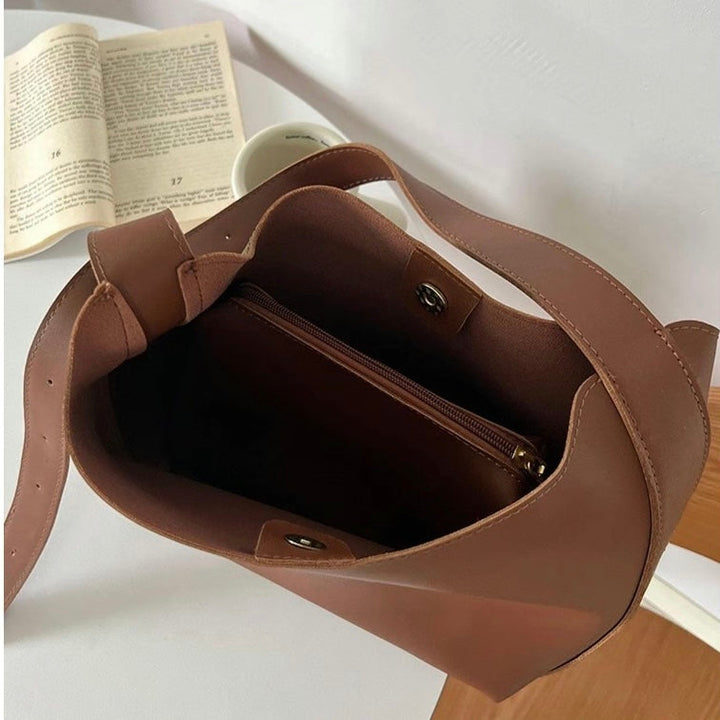 Women's Leather Bags with Classic Buckle (10)