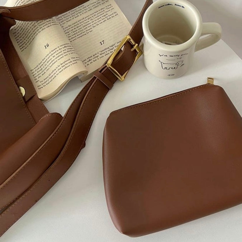 Women's Leather Bags with Classic Buckle (3)