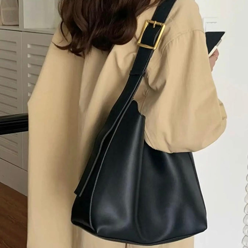 Women's Leather Bags with Classic Buckle (5)