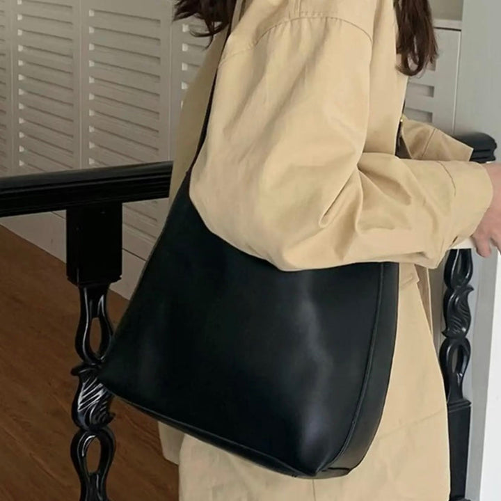 Women's Leather Bags with Classic Buckle (6)