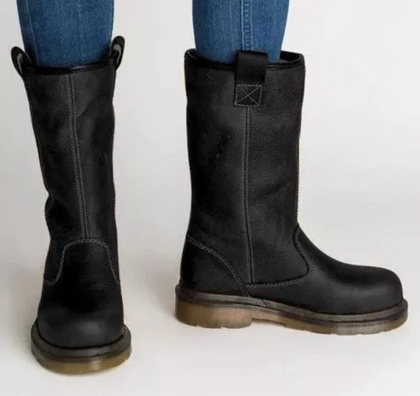 Women's Leather Boots for Fall Outfits in Black