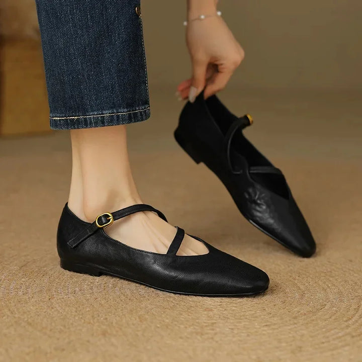 Women's Leather Flats for Everyday Comfort in Black