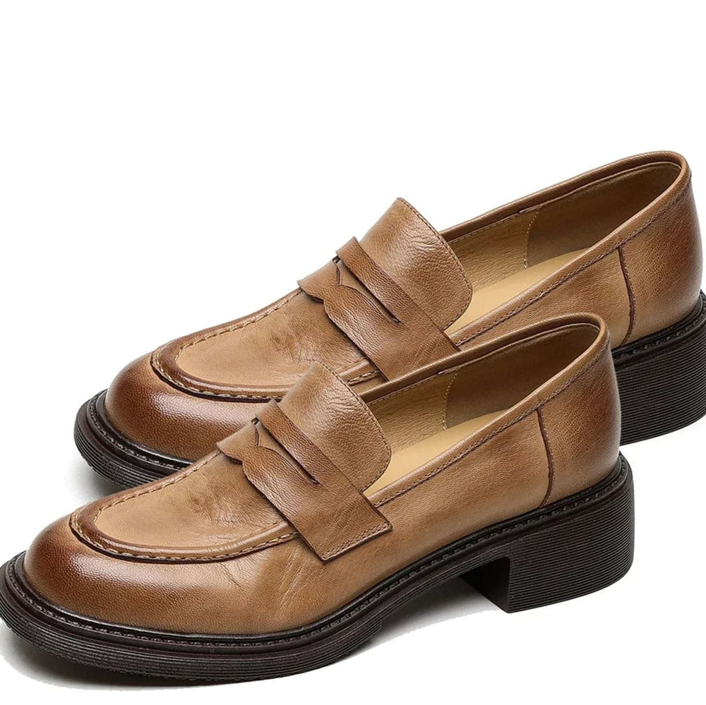 Women's Leather Flats in Sophisticated Loafer Style in Light Brown