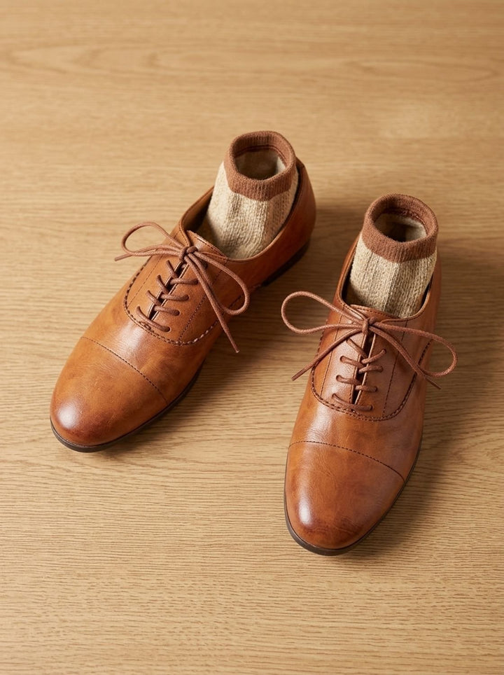 Women's Leather Flats with Classic Cap-Toe Design (6)