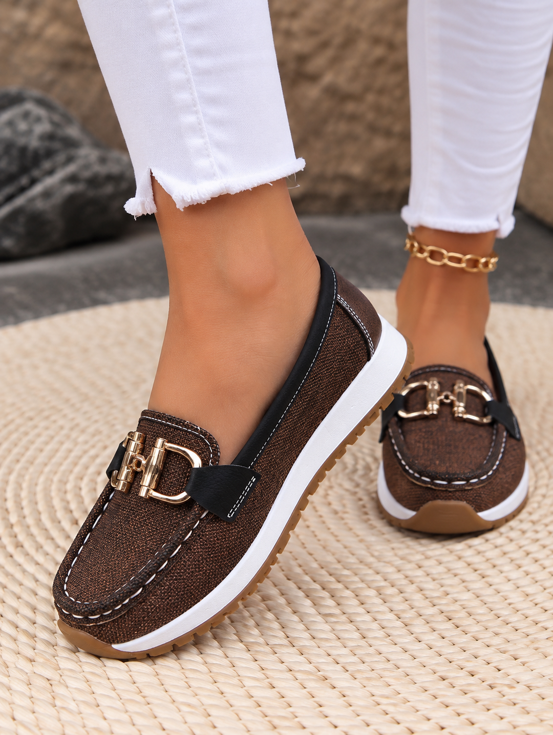 Women's Leather Flats with Elegant Buckle in Brown