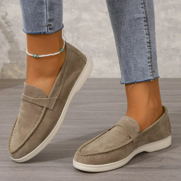 Women's Leather Flats with Elegant Suede Comfort (4)