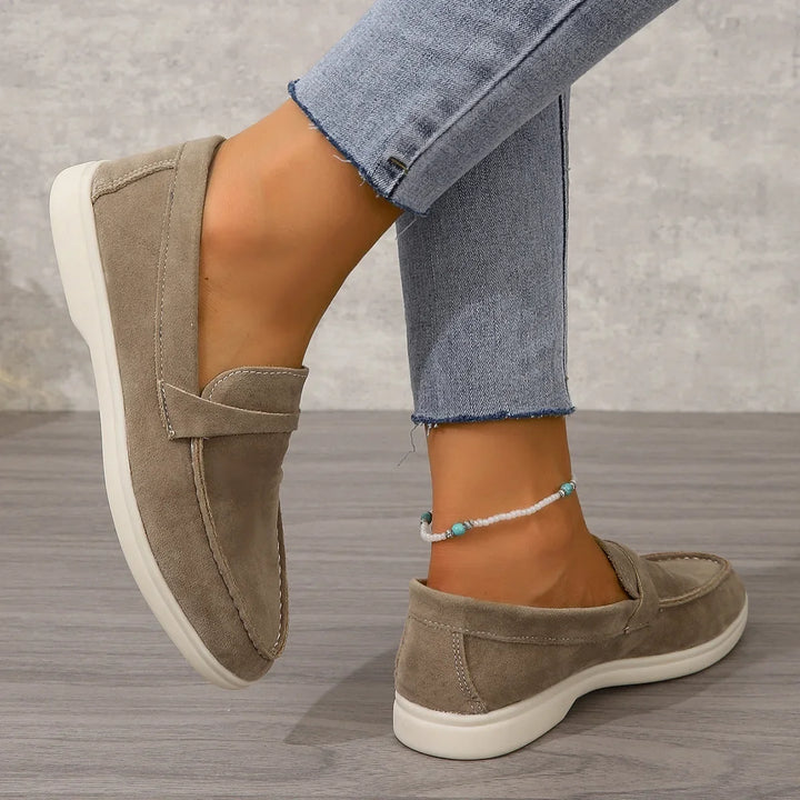 Women's Leather Flats with Elegant Suede Comfort (6)