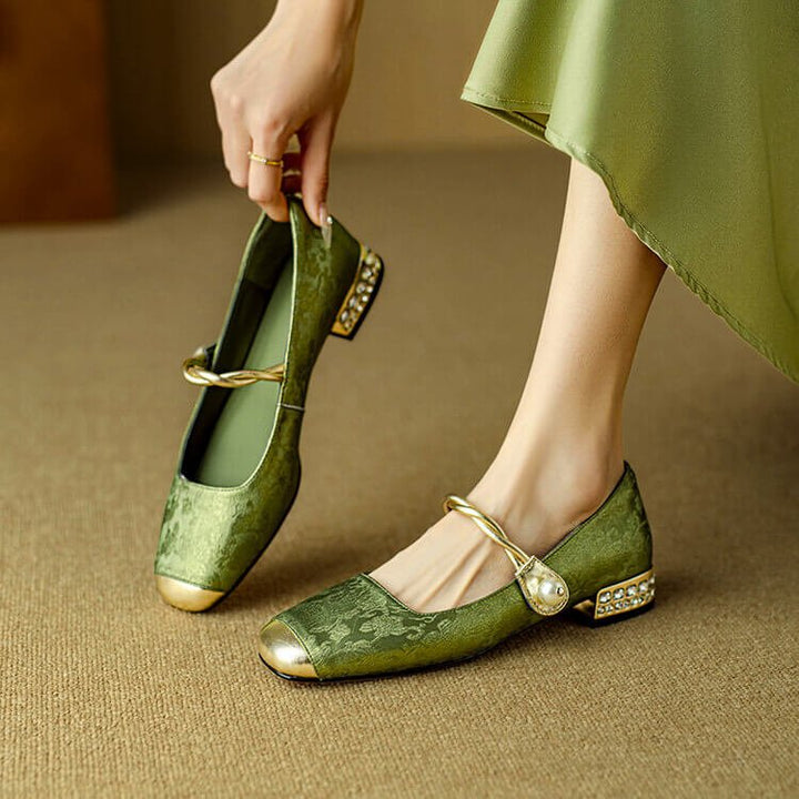 Women's Leather Flats with Embroidered Detail (7)