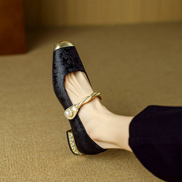 Women's Leather Flats with Embroidered Detail (8)