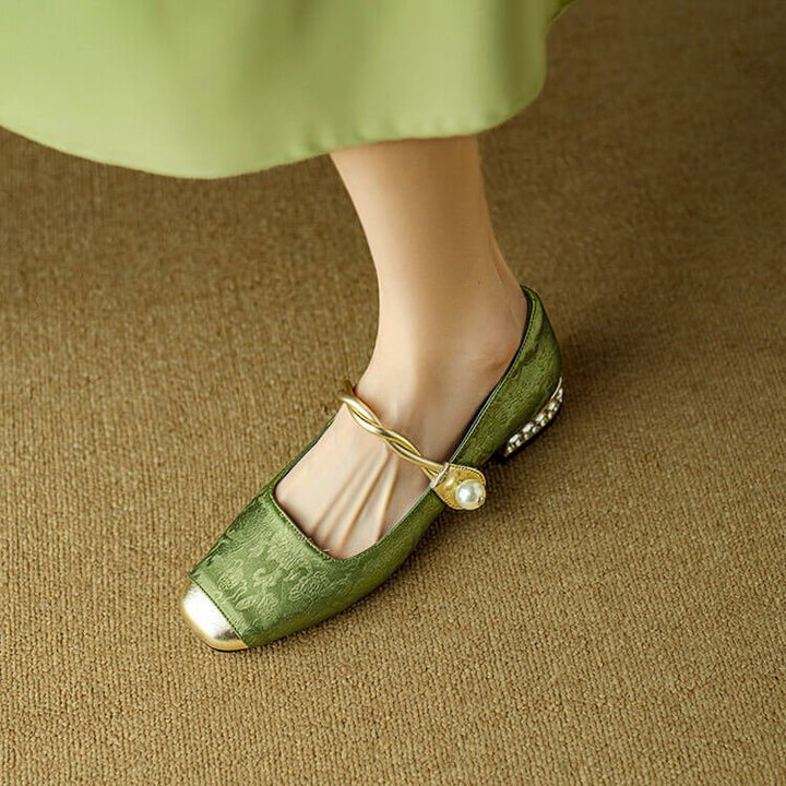 Women's Leather Flats with Embroidered Detail (9)