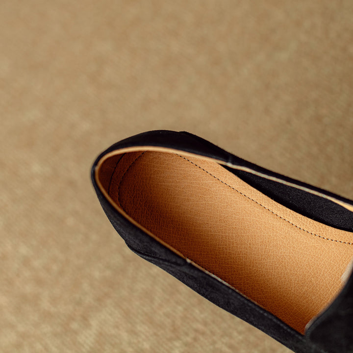 Women's Leather Flats with Hand-Stitched Buckle (12)