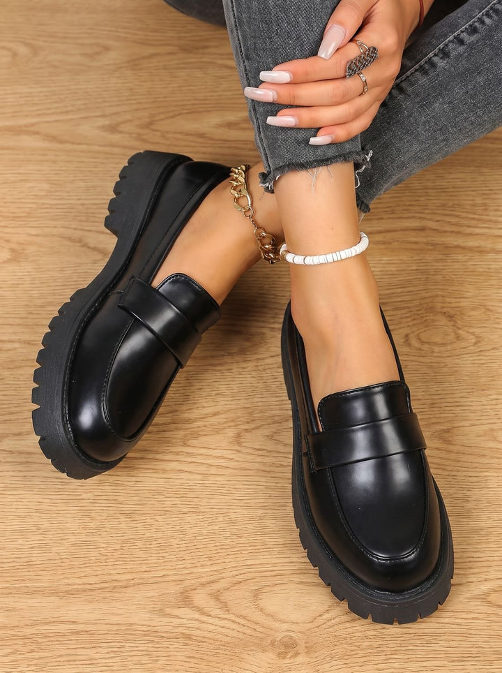 Women's Leather Flats with Orthopedic Platform in Black 4
